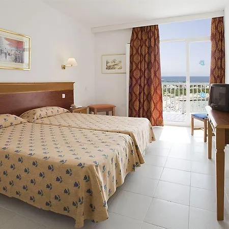 Hotel Globales Cala'n Bosch 4*