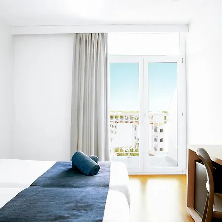 Globales Cala'n Bosch فندق كالا ان بوسش