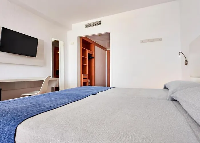 Globales Cala'n Bosch Hotel 4*